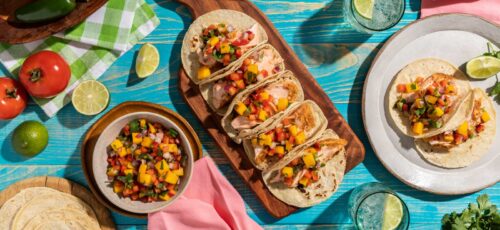 Tacos de salmón con salsa de mango